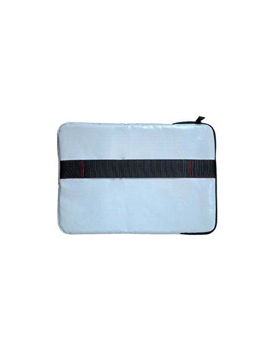 Urban Laptop by Upcycle Hero MacBook 13.3” & 13.6” Uyumlu İleri Dönüşüm Laptop Çantası 3