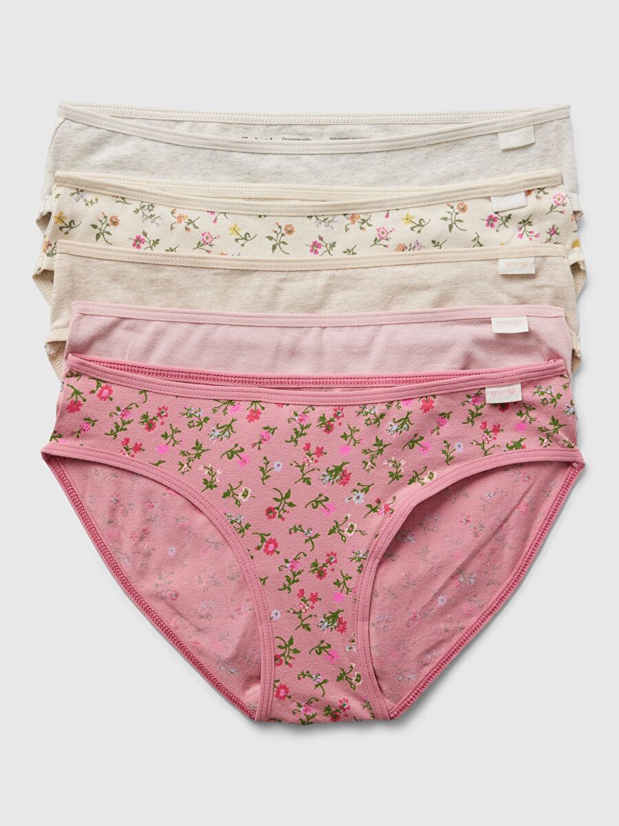 Transvestitlar qizlar bilan toliq metrajli film Opa hammom pornosida akaga josuslik qildi