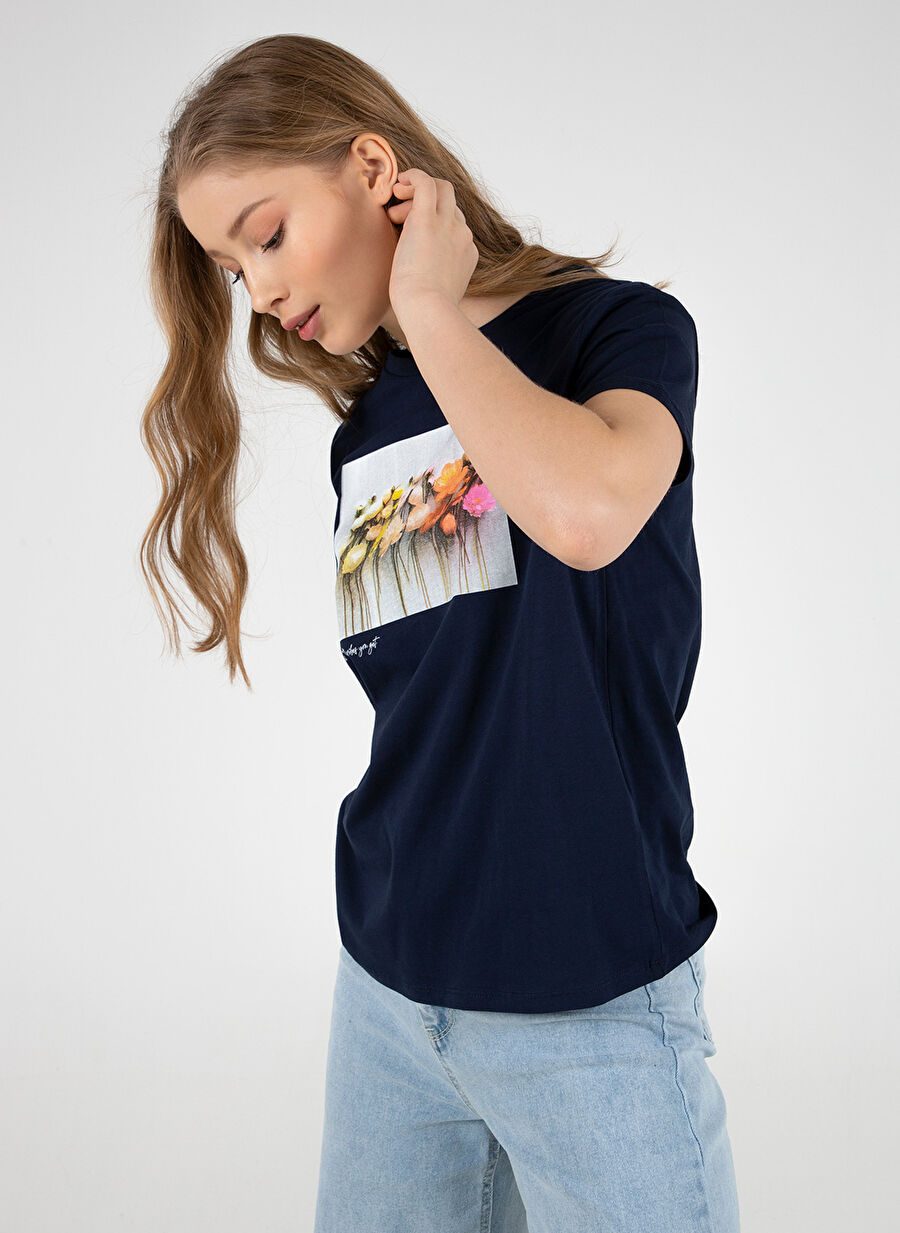 Fashion Friends 22Y0123K1 Bisiklet Yaka Kısa Kollu  Normal Kalıp Baskılı Lacivert Kadın T-Shirt