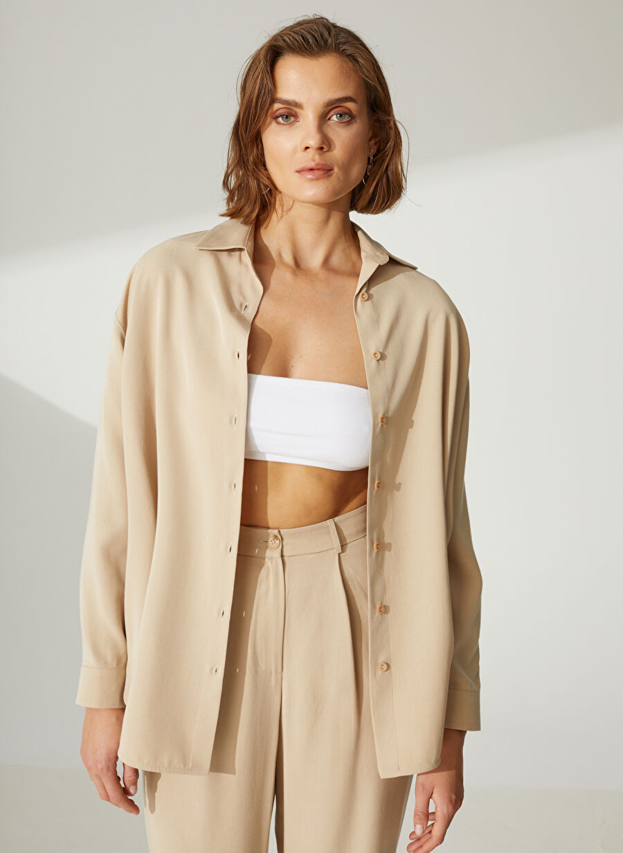 Didem Soydan X Fabrika Oversize Gömlek Yaka Düz Bej Kadın Gömlek