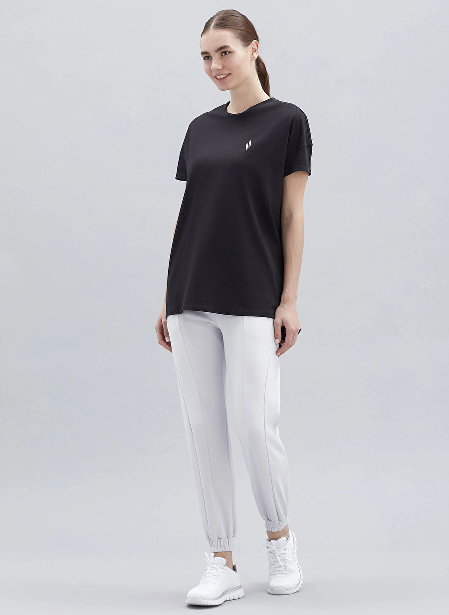 Skechers S221482-001 W Performance Tops Crew Siyah Kadın Yuvarlak Yaka Normal Kalıp T-Shirt