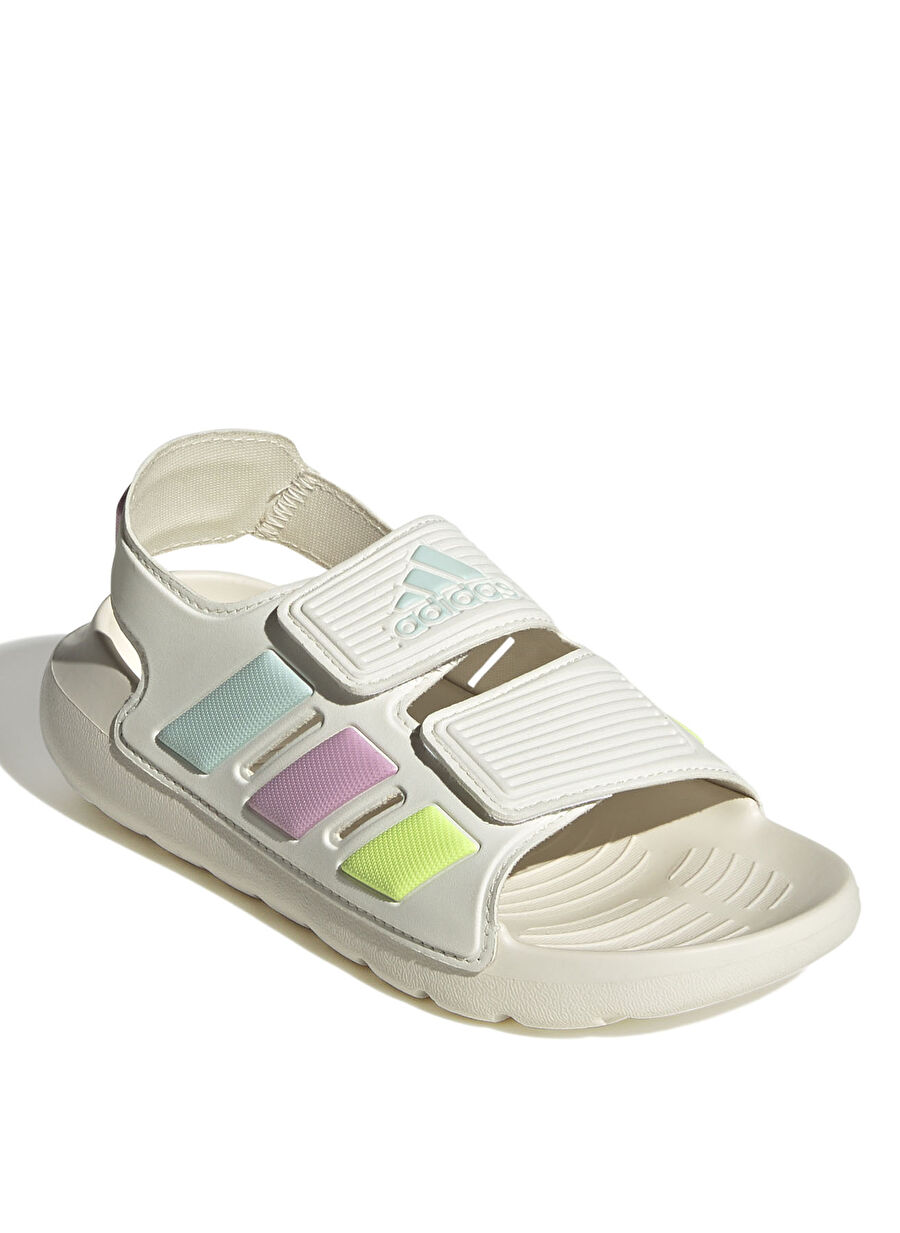 Nastya ishtirokidagi Meksikada dam olish realiti-shousini tomosha qiling.