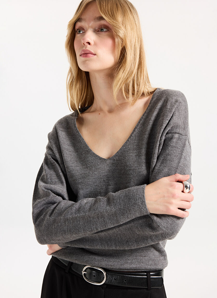 People By Fabrika Gri Kadın V Yaka Loose Fit Kazak PBF5WL-KZK9519